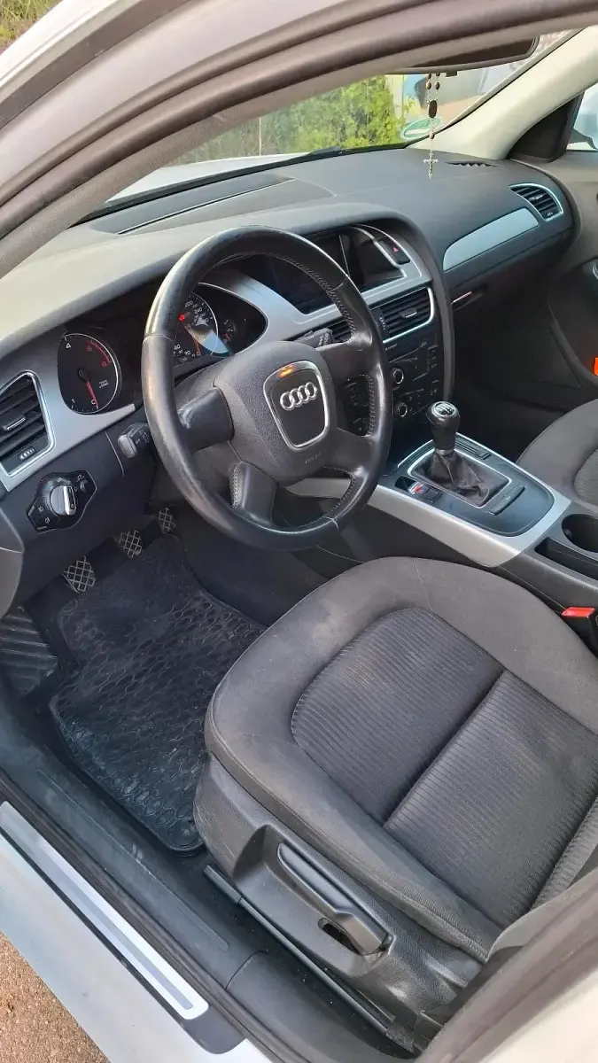 Gebraucht Audi A4 120 PS (88 kW) 2010 Weiß Kombi