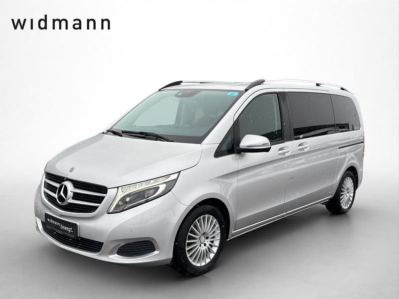 Brillantsilber metallic Gebraucht 2017 Mercedes V220 Edition Van / Kleinbus | 29.850 € (Guter Preis) - Bild 1/4