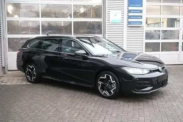 Neu VW Passat R-line 265 PS (194 kW) 2026 Grenadillschwarz meta... Kombi