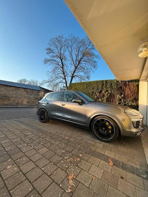Grau Gebraucht 2015 Porsche Cayenne S SUV | 28.500 € (Etwas zu teuer) - Bild 1/4