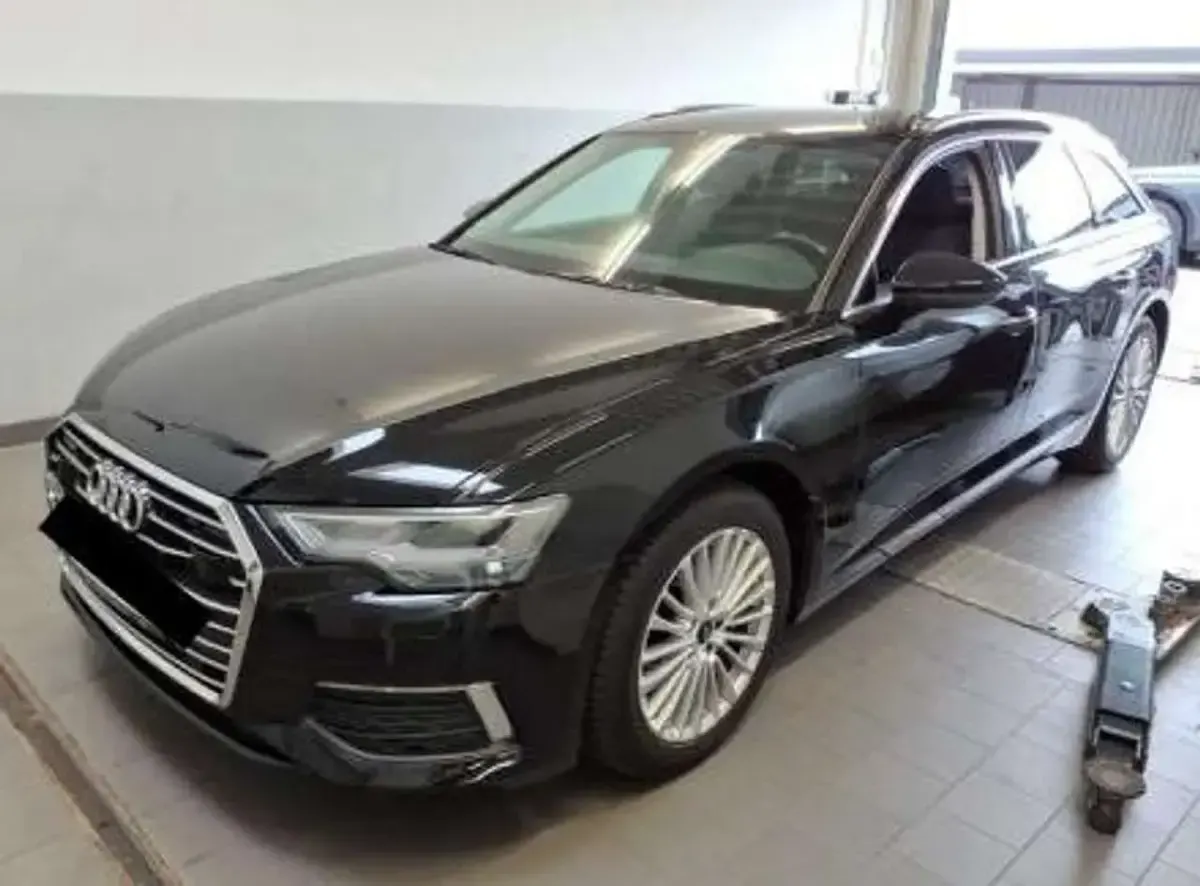 Gebraucht Audi A6 Design 265 PS (194 kW) 2022 Mythosschwarz metallic Kombi