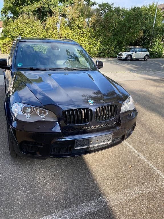Schwarz Gebraucht 2013 BMW X5 M50 Comfort Edition SUV | 16.000 € (Superpreis) - Bild 1/4