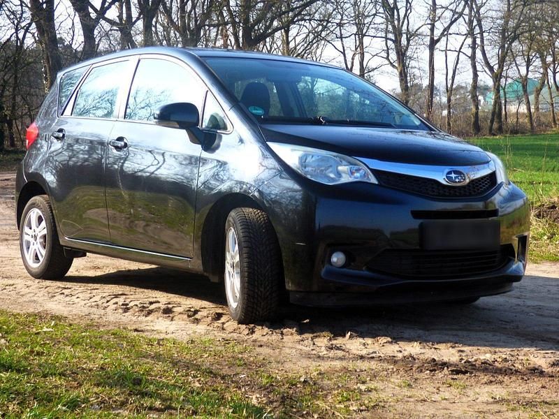 Gebraucht Subaru Trezia Comfort 101 PS (74 kW) 2012 Schwarz Kleinwagen