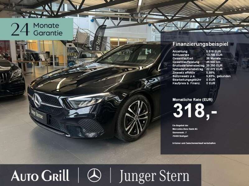 Metalliclack kosmosschwarz Gebraucht 2023 Mercedes A180 Limousine | 27.590 € (Fairer Preis) - Bild 1/4
