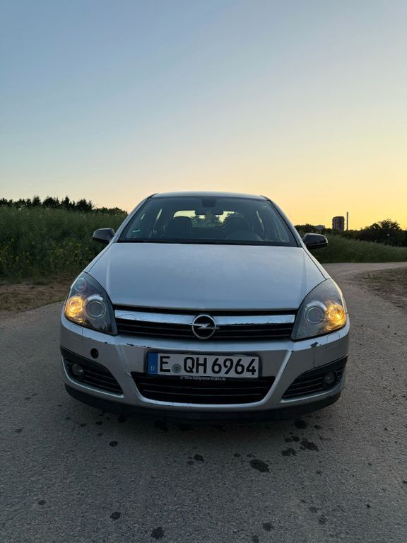 Silber Gebraucht 2006 Opel Astra Edition Limousine | 3.490 € (Fairer Preis) - Bild 1/4