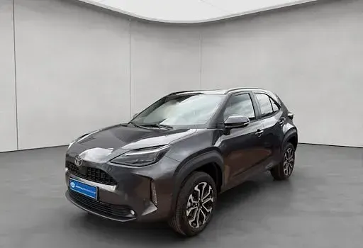 Neu Toyota Yaris Cross 130 PS (95 kW) 2026 Grau SUV