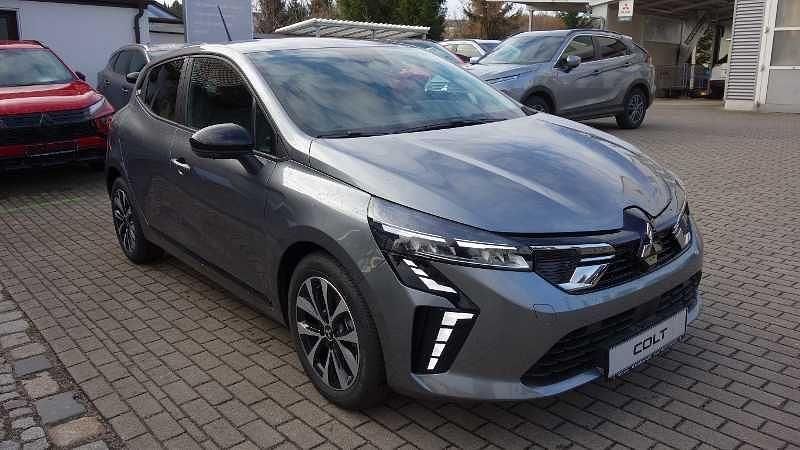 Neu Mitsubishi Colt Plus 91 PS (66 kW) 2026 Achatgrau Kleinwagen