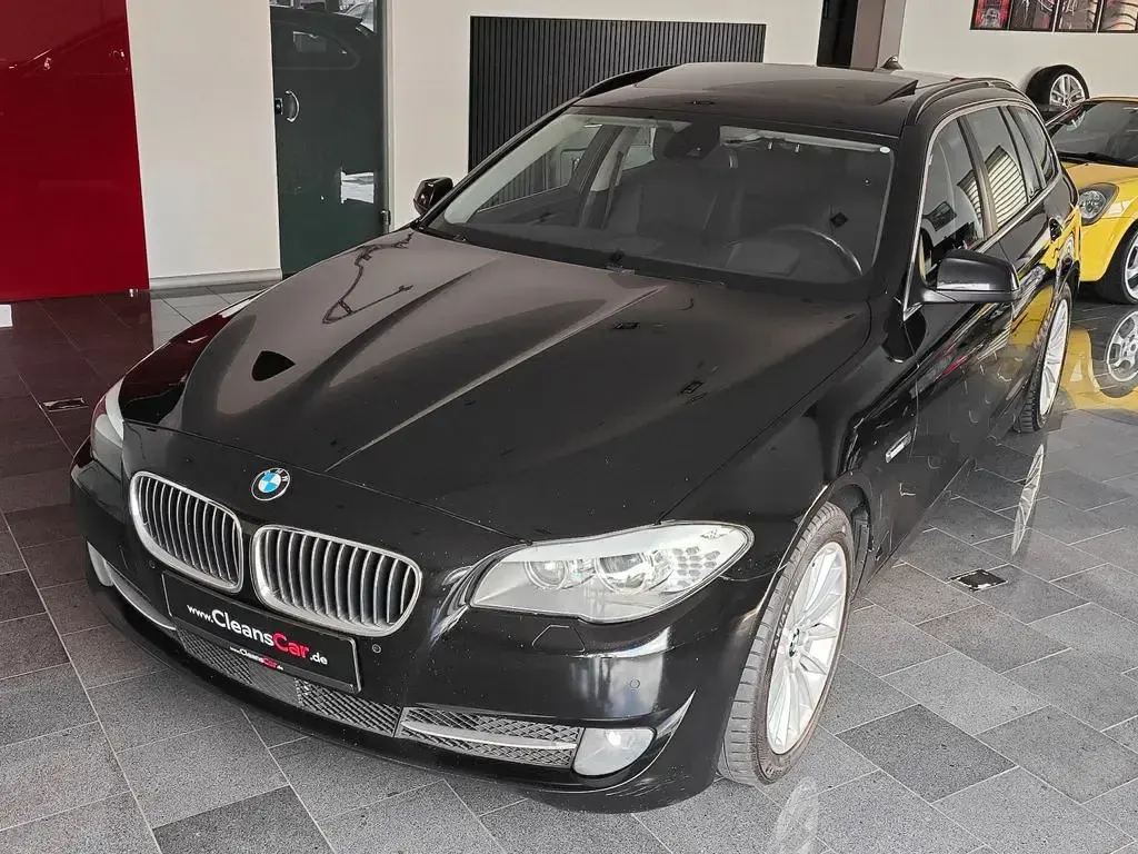 Gebraucht BMW 530 258 PS (189 kW) 2011 Schwarz Kombi