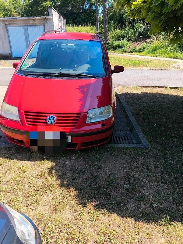 Rot Gebraucht 2002 VW Sharan Van / Kleinbus | 600 € (Superpreis) - Bild 1/4