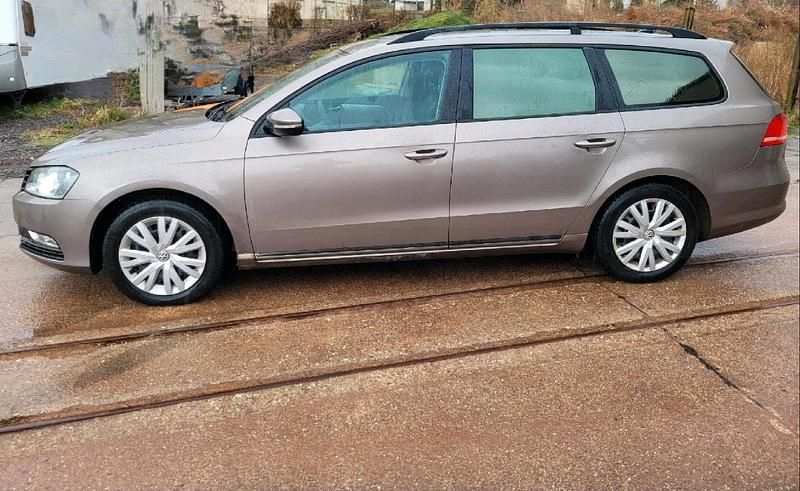 Gebraucht VW Passat 122 PS (89 kW) 2011 Silber Kombi