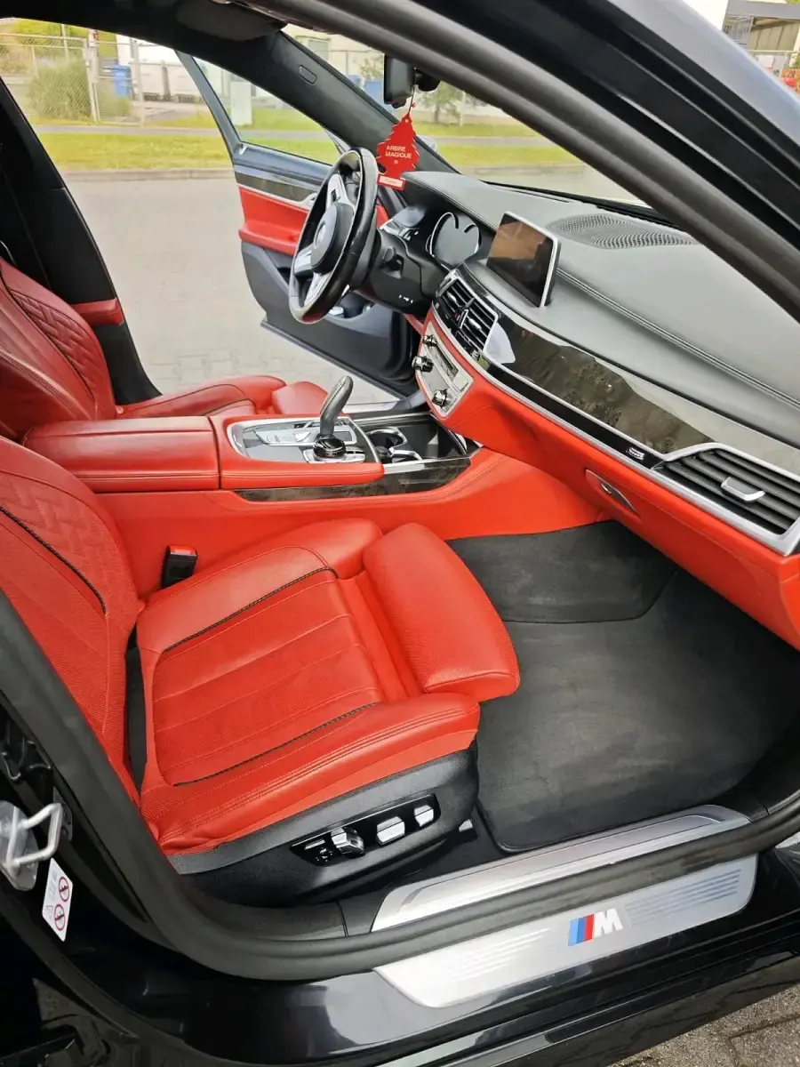 Gebraucht BMW 750 M Sport 400 PS (294 kW) 2019 Schwarz Limousine