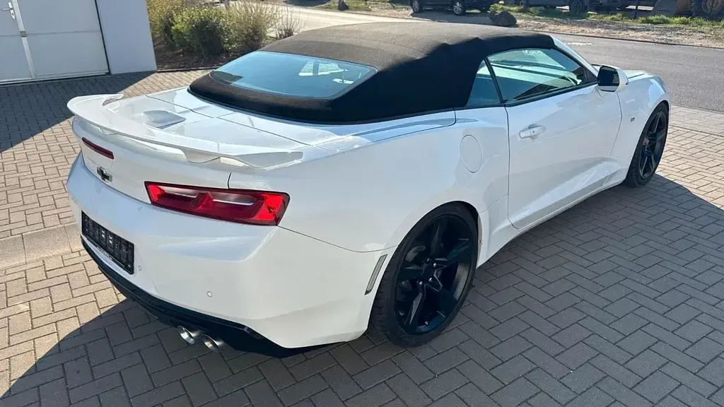 Używany Chevrolet Camaro 453 KM (333 kW) 2017 Biały Kabriolet