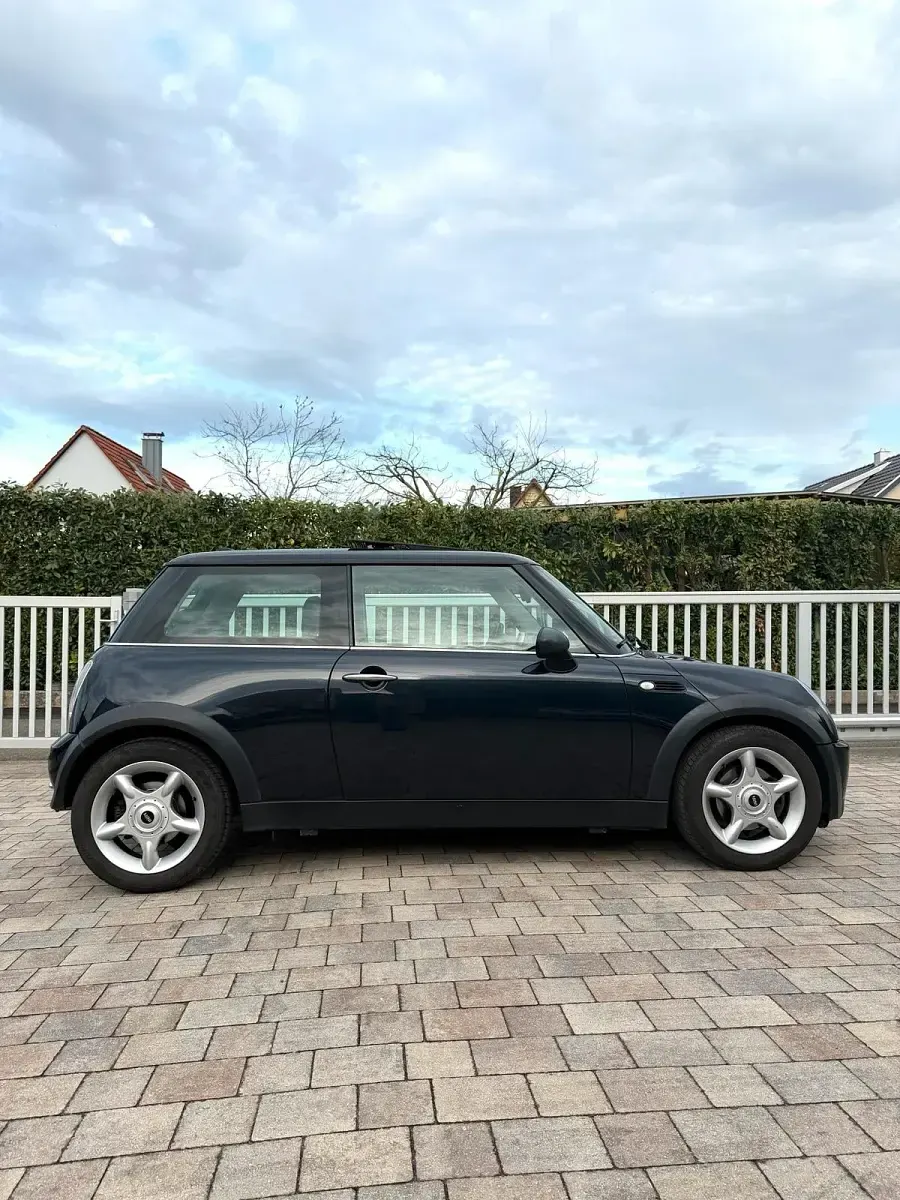 Gebraucht Mini Cooper 90 PS (66 kW) 2005 Schwarz Kleinwagen