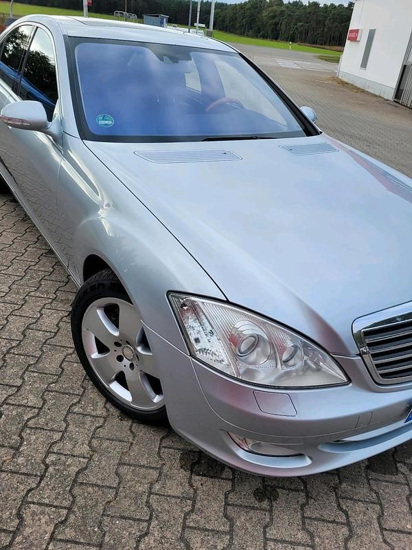 Silber Gebraucht 2009 Mercedes S450 Limousine | 10.900 € - Bild 1/4