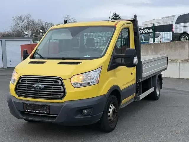 Używany Ford Transit 170 KM (125 kW) 2017 Czerwony SUV