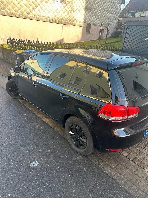 Gebraucht VW Golf VI 85 PS (62 kW) 2009 Schwarz Kleinwagen