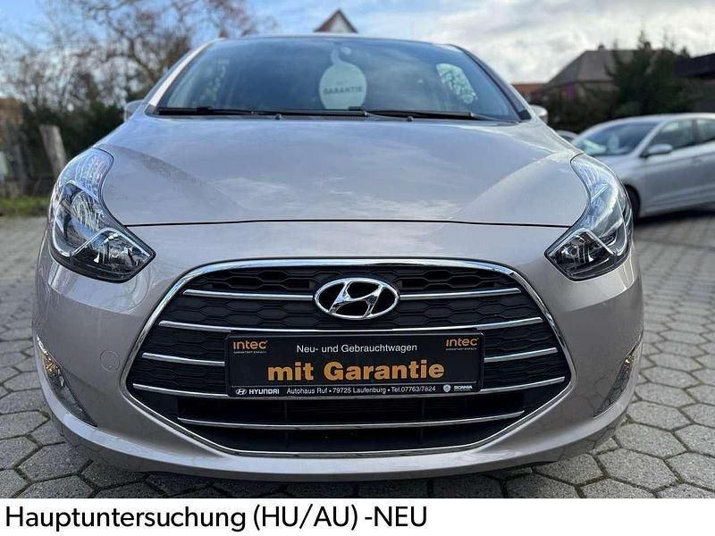 Gebraucht Hyundai i20 90 PS (66 kW) 2018 Grau Van / Kleinbus