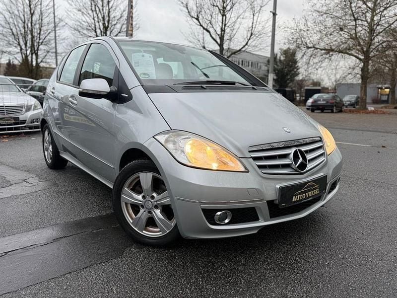 Gebraucht Mercedes A160 95 PS (69 kW) 2010 Silber Limousine