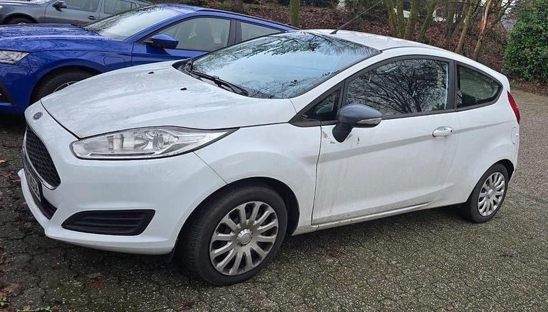 Gebraucht Ford Fiesta 60 PS (44 kW) 2016 Weiß Kleinwagen