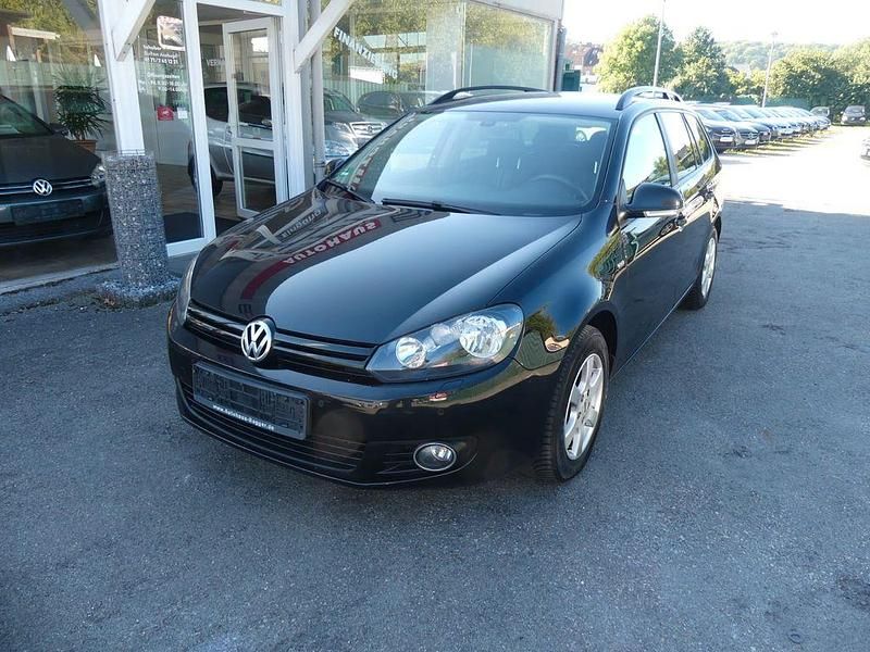 Gebraucht VW Golf VI Match 105 PS (77 kW) 2013 Schwarz Kleinwagen