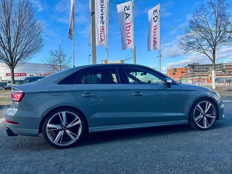 Gebraucht Audi RS3 Sport 400 PS (294 kW) 2018 Grau Limousine