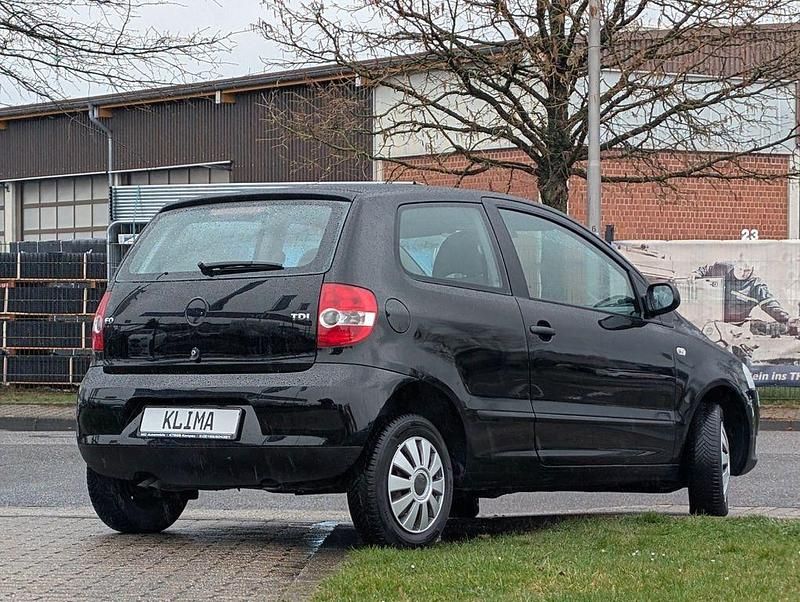 Gebraucht VW Fox Basis 69 PS (50 kW) 2006 Schwarz Kleinwagen