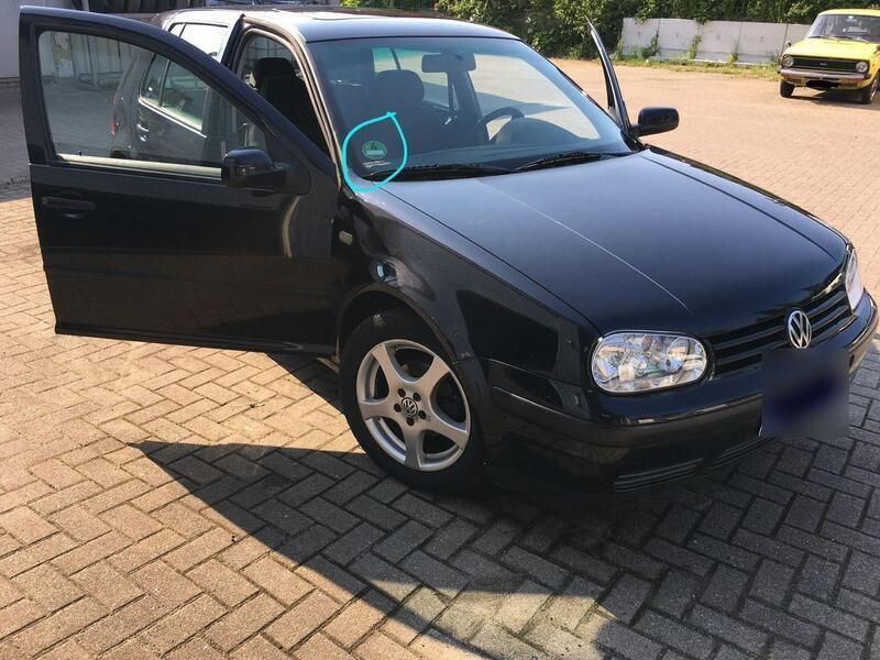 Schwarz Gebraucht 1998 VW Golf IV Limousine | 1.200 € (Guter Preis) - Bild 1/4