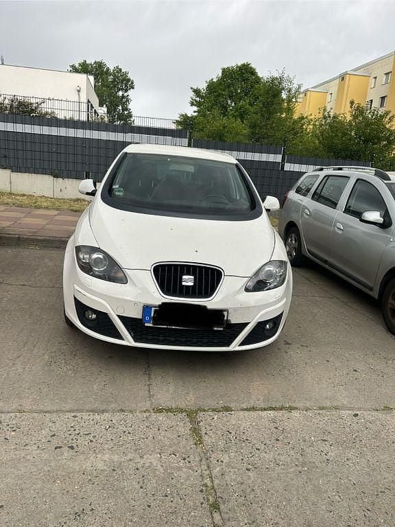 Weiß Gebraucht 2010 Seat Altea Van / Kleinbus | 4.500 € (Fairer Preis) - Bild 1/4