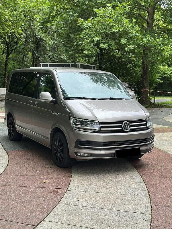 Beige Gebraucht 2018 VW T6 Van | 33.000 € (Teuer) - Bild 1/4