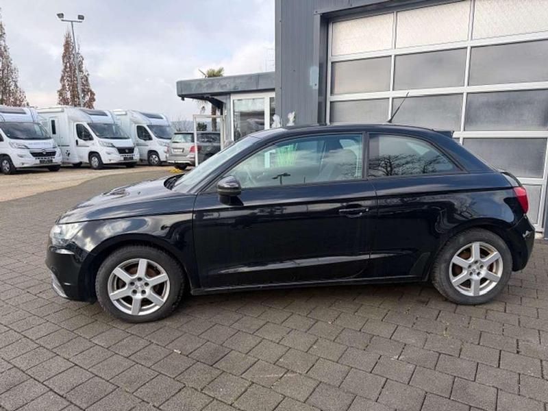 Gebraucht Audi A1 Attraction 86 PS (63 kW) 2011 Brillantschwarz Kleinwagen