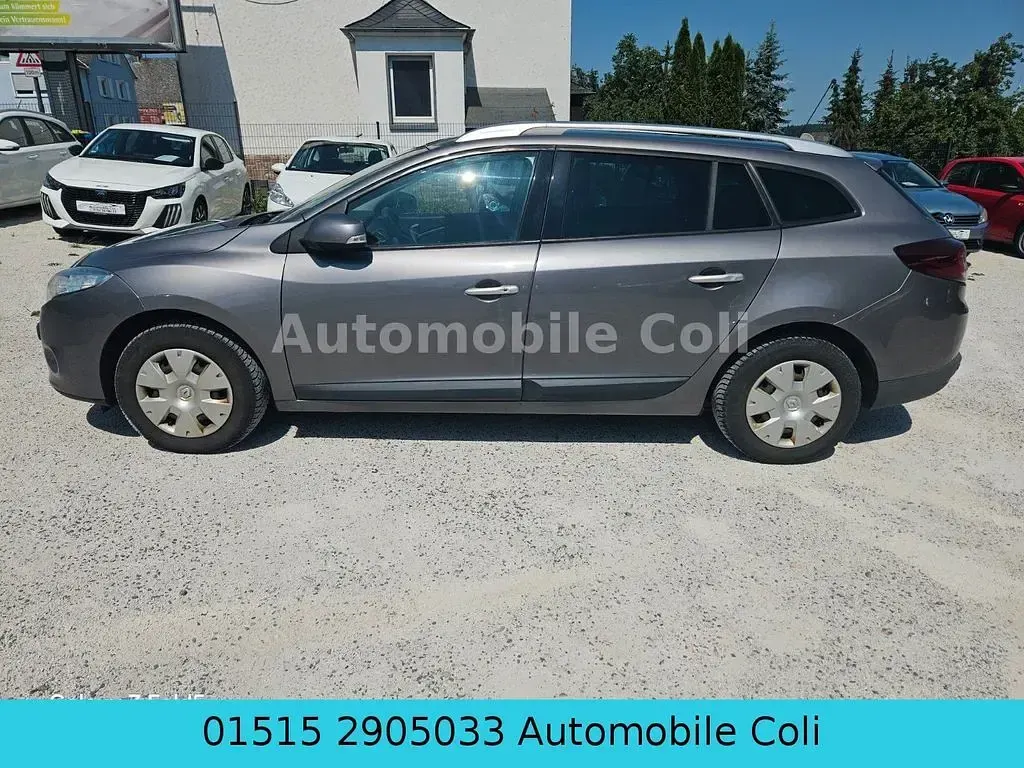 Gebraucht Renault Mégane Dynamique 106 PS (77 kW) 2011 Grau Limousine