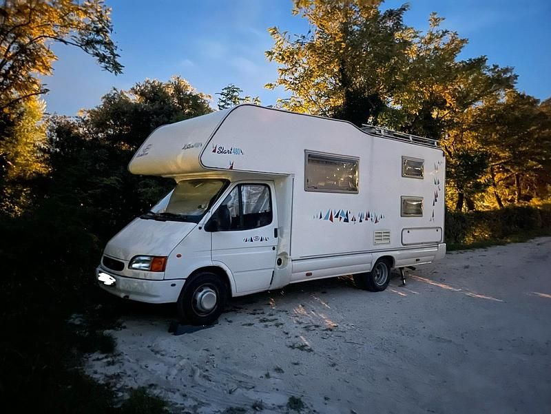 Weiß Gebraucht 1999 Ford Transit | 15.000 € - Bild 1/4