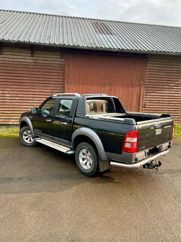 Schwarz Gebraucht 2008 Ford Ranger Wildtrack Abholung | 8.250 € - Bild 1/4