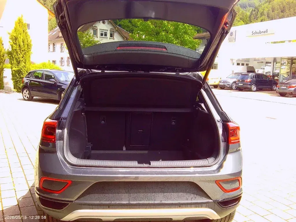 Neu VW T-Roc Style 150 PS (110 kW) 2026 Grau SUV