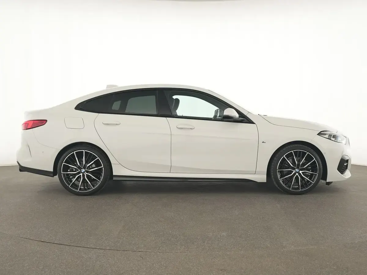 Gebraucht BMW 220 M Sport 178 PS (130 kW) 2022 Weiß Coupé