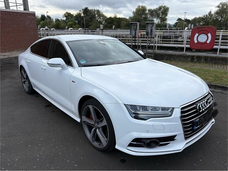 Weiß Gebraucht 2015 Audi A7 S-Line Kleinwagen | 24.900 € (Superpreis) - Bild 1/4