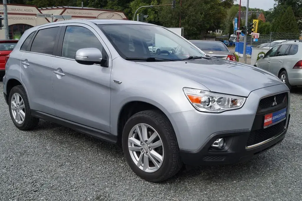 Gebraucht Mitsubishi ASX Edition 117 PS (86 kW) 2010 Silber SUV