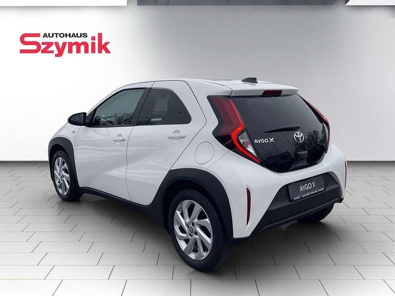 Gebraucht Toyota Aygo X Active 72 PS (52 kW) 2024 Schneeweiß SUV