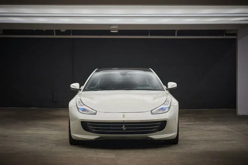 Gebraucht Ferrari GTC4Lusso 689 PS (506 kW) 2016 Weiß Kombi