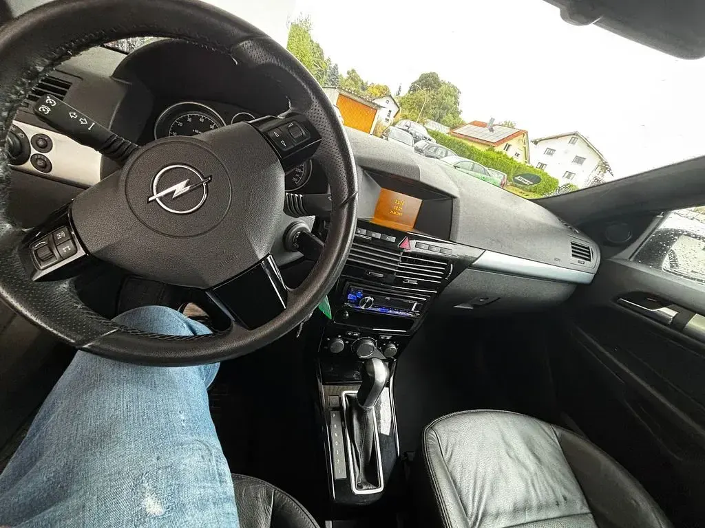 Gebraucht Opel Astra 140 PS (102 kW) 2007 Grau Kombi