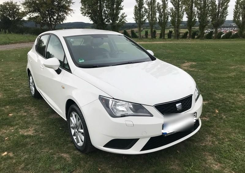 Weiß Gebraucht 2015 Seat Ibiza Style Kleinwagen | 7.455 € (Fairer Preis) - Bild 1/4