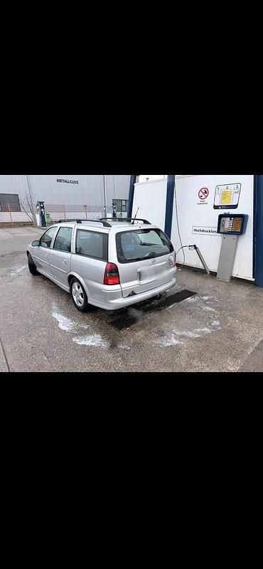 Gebraucht Opel Vectra 116 PS (85 kW) 2000 Silber Kombi