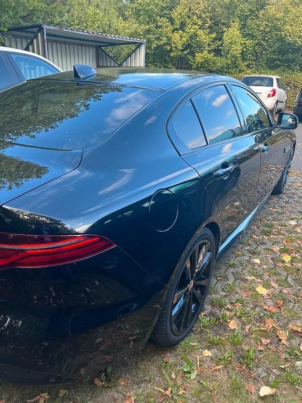 Gebraucht Jaguar XE R-Dynamic 250 PS (183 kW) 2023 Schwarz Limousine