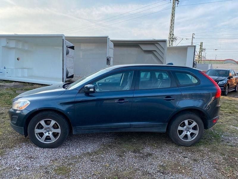 Gebraucht Volvo XC60 Kinetic 163 PS (119 kW) 2011 Blau SUV