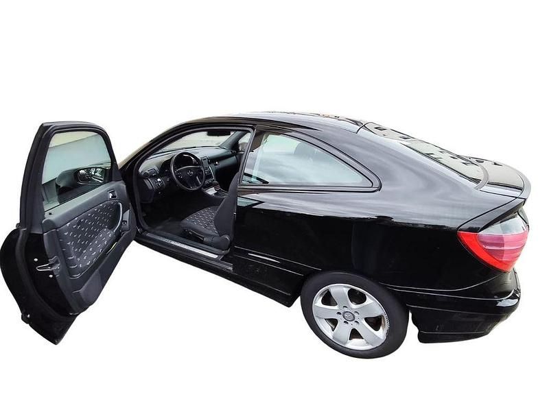 Gebraucht Mercedes C200 Classic 163 PS (119 kW) 2002 Schwarz Coupé