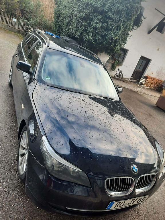Gebraucht BMW 525 197 PS (144 kW) 2007 Schwarz Kombi