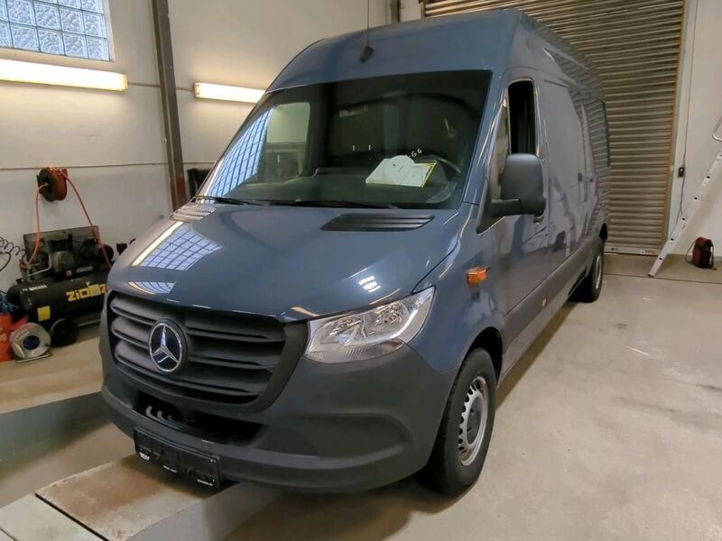 Grau Gebraucht 2021 Mercedes E-Sprinter Van | 17.450 € (Guter Preis) - Bild 1/4