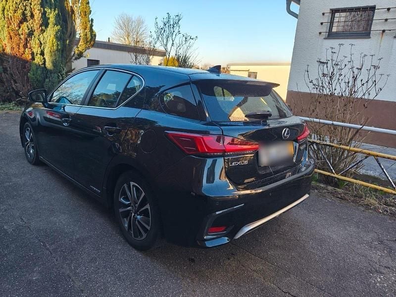 Gebraucht Lexus CT200h 120 PS (88 kW) 2019 Schwarz Kleinwagen
