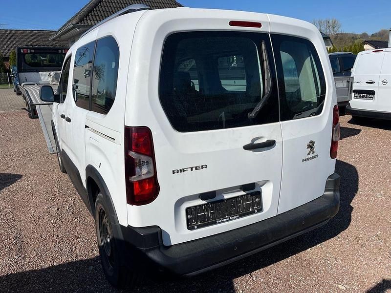 Gebraucht Peugeot Rifter Active 102 PS (75 kW) 2019 Weiß Van / Kleinbus
