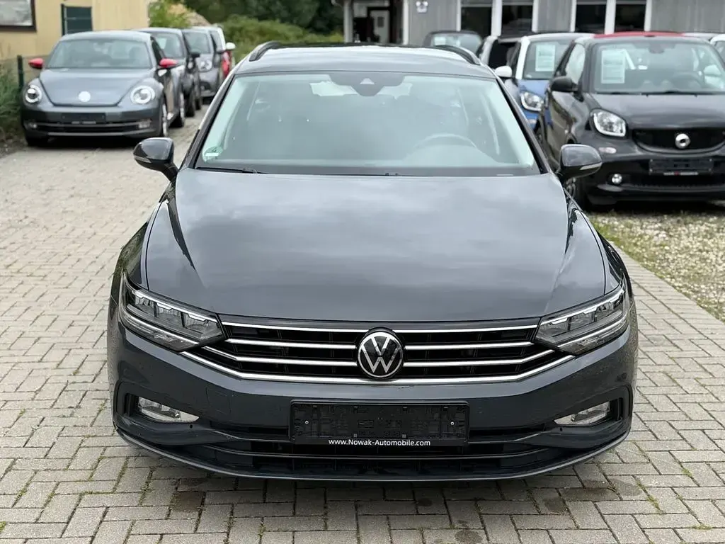 Gebraucht VW Passat 150 PS (110 kW) 2021 Grau Kombi
